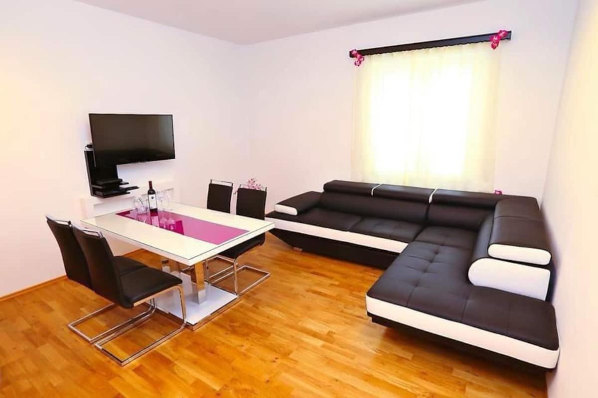 Split Central Retreat المظهر الخارجي الصورة